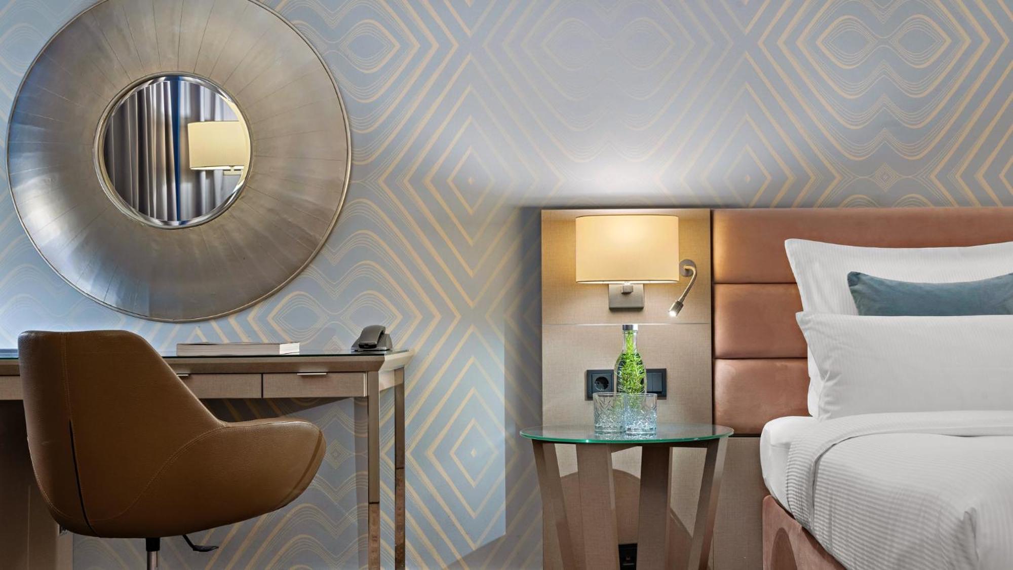 Executive Twin Room - Non-Smoking,1614349762:JPEG